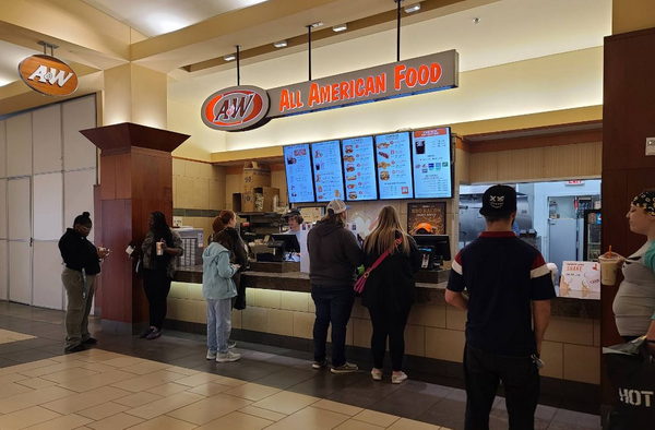 A&W Restaurant - Novi - Twelve Oaks Mall - 27500 Novi Rd